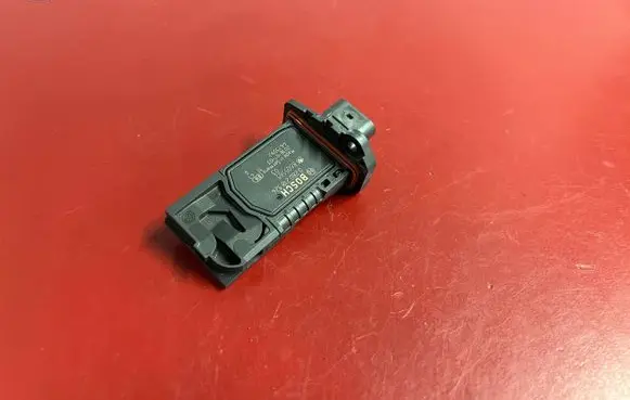 BMW X3 G01 Mass air flow meter 8605565