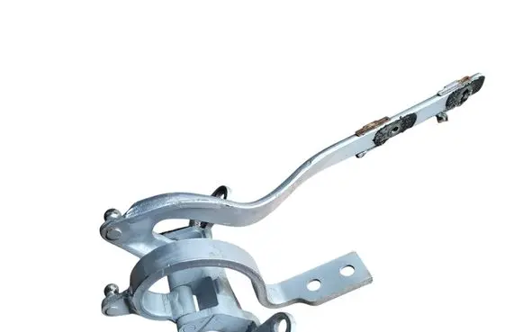 Volkswagen Touareg I Tailgate/trunk/boot hinge 7L6827301B