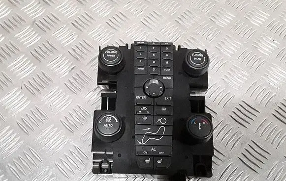 Volvo V50 Climate control unit 8697155