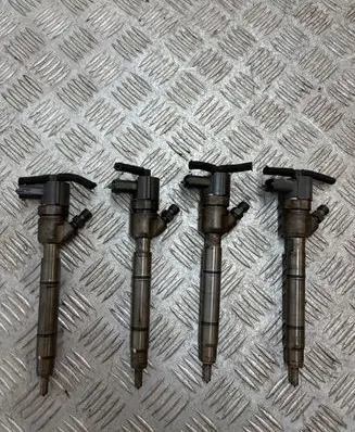 Hyundai i30 Fuel injectors set 0445110320 338002A900 AG1D85F