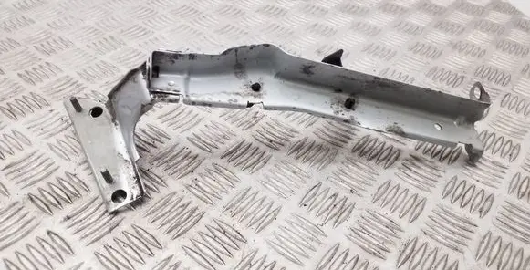 Audi A4 S4 B8 8K Fender mounting bracket 8K0821135B