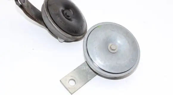 Nissan Juke I F15 Horn signal