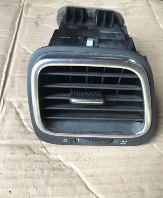 Volkswagen Scirocco Dashboard side air vent grill/cover trim 1Q0819710B