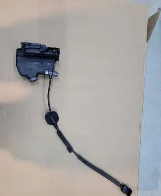 Renault Captur Rear door lock 805034742R