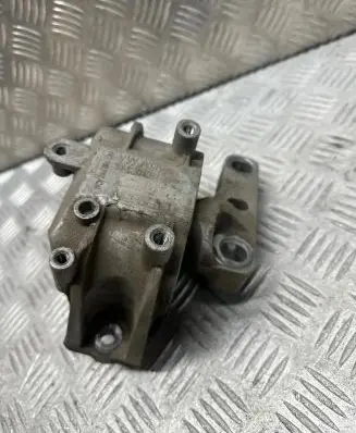 Volkswagen Touran II Engine mount bracket 1K0199262N