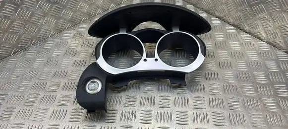 Nissan Juke I F15 Dashboard trim 682P11KG4A