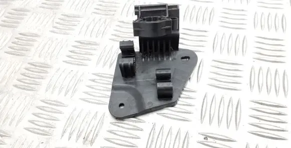 Volkswagen Tiguan Other engine part 5N0820769B