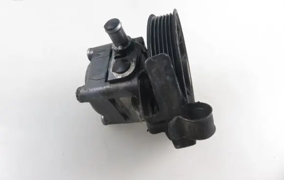 Volvo S80 Power steering pump 9485757
