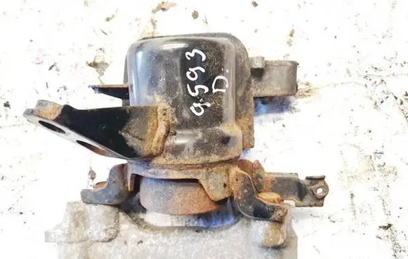 Toyota Avensis T270 Engine mount bracket