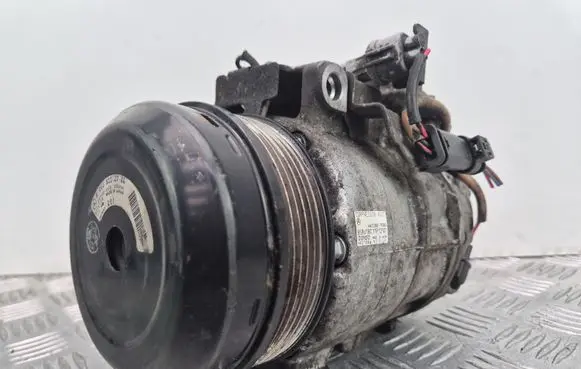 Mercedes-Benz C W204 Air conditioning (A/C) compressor (pump) A0008302700