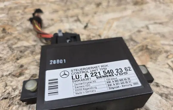 Mercedes-Benz CL C216 Tire pressure control unit A2215402362