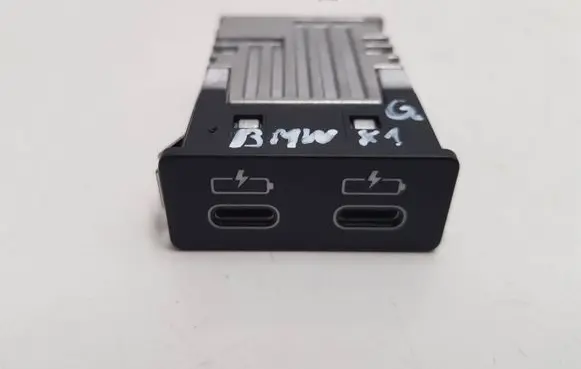BMW X1 F48 F49 USB socket connector 8711938 19163010