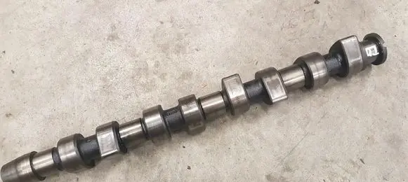 Volkswagen Caddy Camshaft 068109101B 068109101