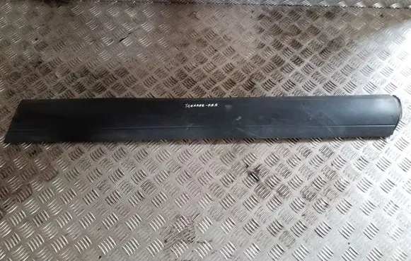 Volkswagen Touareg I Front door trim (molding) 7L683788