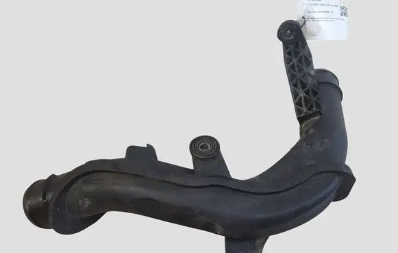 Volkswagen PASSAT B6 Intercooler hose/pipe 5N0145770A