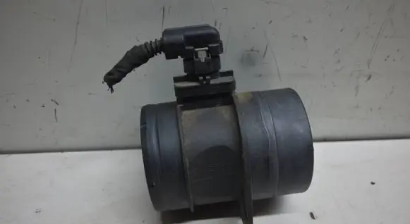 Volkswagen Tiguan Mass air flow meter 03L906461A