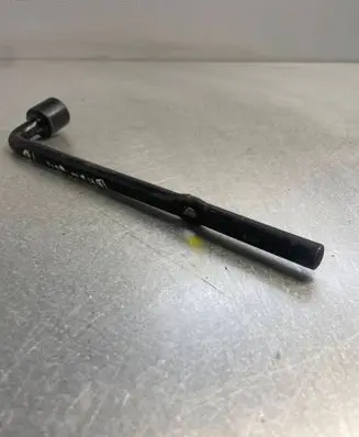 Nissan Qashqai+2 Wheel nut wrench 99545-EY10A
