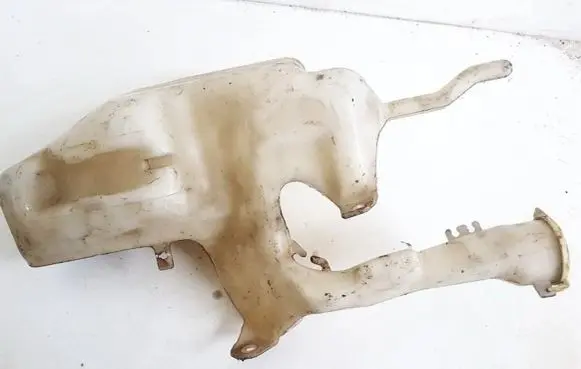 Windshield washer fluid reservoir/tank