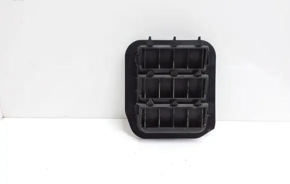 Honda CR-V Quarter panel pressure vent 