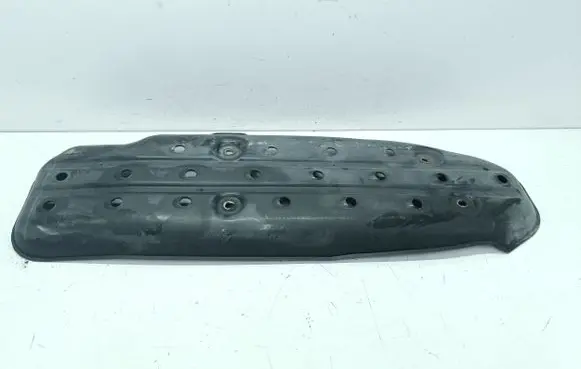 Volkswagen Amarok Fuel tank bottom protection 2H0801989