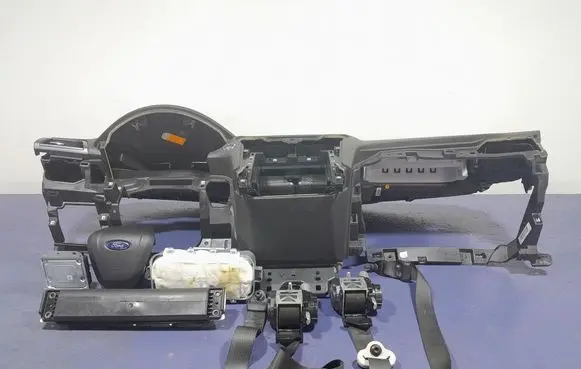 Ford Mondeo MK I Dashboard 