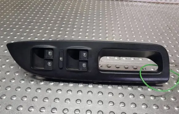 Skoda Octavia Mk2 (1Z) Electric window control switch S26371013 1Z0959858B 1Z2867172