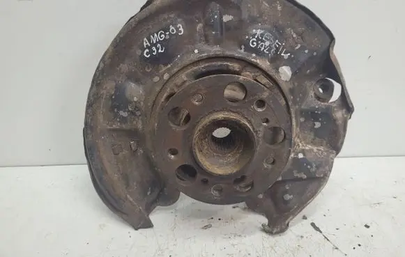 Mercedes-Benz C AMG W203 Rear wheel hub