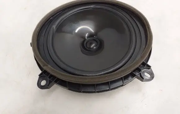 Toyota Camry VIII XV70 Front door speaker 8616033A20