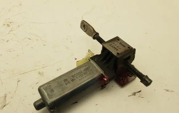 Mercedes-Benz S W221 Seat adjustment motor 0390203255
