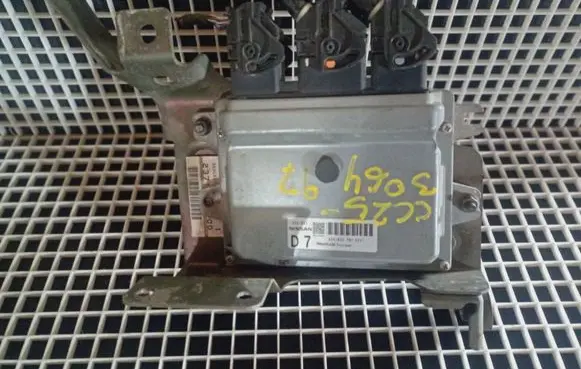 Nissan Qashqai+2 Engine control unit/module A56D92 A56D92YB79X21