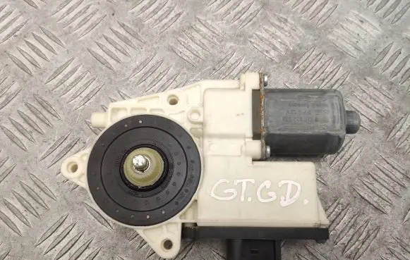 BMW 5 GT F07 Rear door window regulator motor 0130822523 S007017316