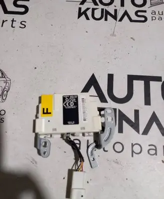 Toyota Prius (XW20) Door central lock control unit/module 8999247010 626424000