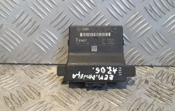 Audi A3 S3 8P Gateway control module 1K0907530D