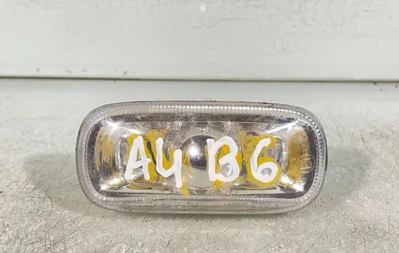 Audi A4 S4 B6 8E 8H Front fender indicator light 8e0949127