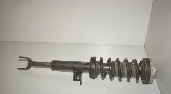 Front shock absorber with coil spring