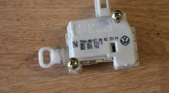 Audi A6 S6 C5 4B Tailgate boot lock/latch motor 3B0862159A