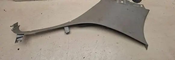 (D)pillar trim (top)