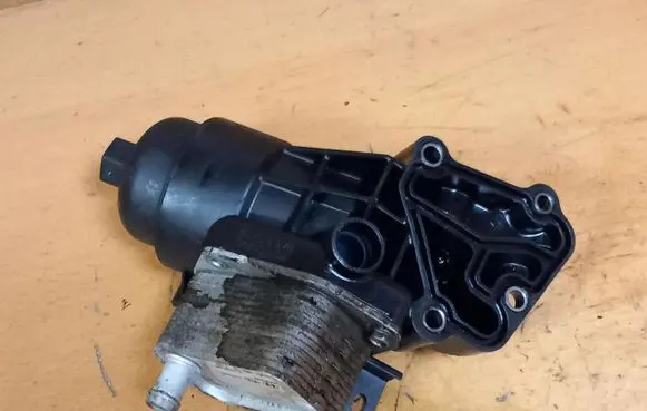 Hyundai i40 Oil filter mounting bracket 264102A300