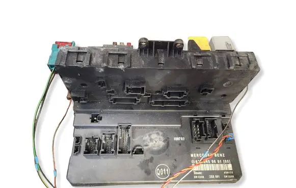 Mercedes-Benz Vito Viano W639 SAM control unit 6395450601 ZGS001 404435