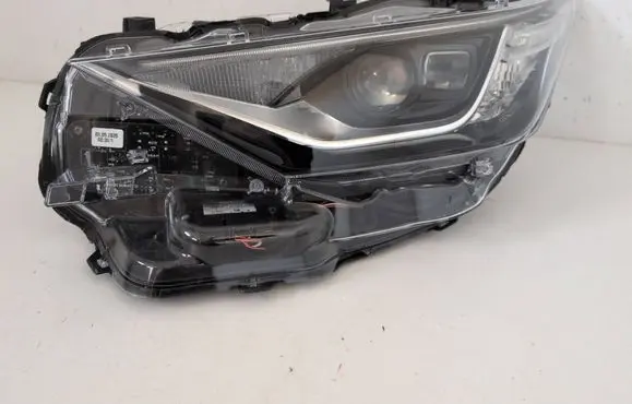 Toyota Auris E180 Headlight/headlamp 8115002K60 90070906