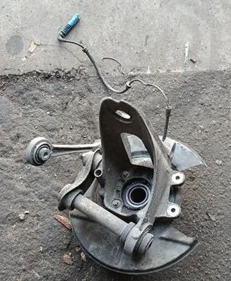BMW X5 E53 Rear wheel hub spindle/knuckle 