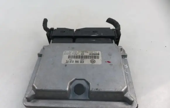 Volkswagen PASSAT B5 Engine control unit/module 0281010064 038906018FE