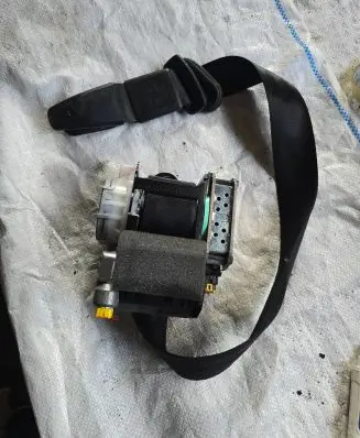 Audi A4 S4 B8 8K Front seatbelt 307161510