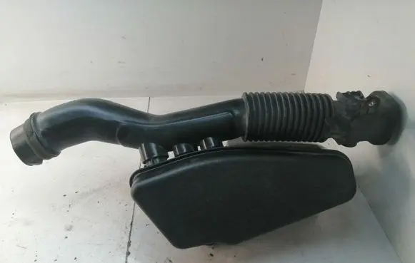 Toyota Prius (XW30) Intake resonator 1789337040