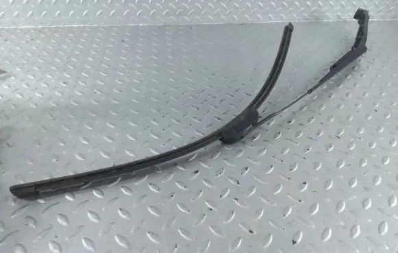 Subaru Levorg Front wiper blade arm 86532FJ030 86542SG110