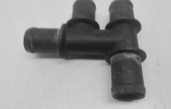 Audi A8 S8 D3 4E Engine coolant pipe/hose 2D0121243