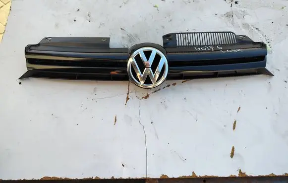 Volkswagen Golf VI Front grill 