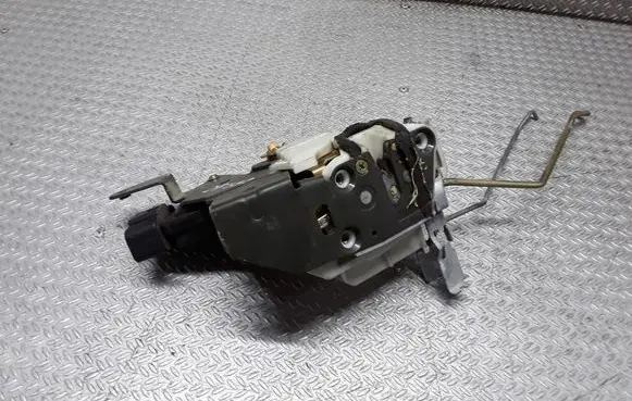 Suzuki Liana Front door lock B07SPLR