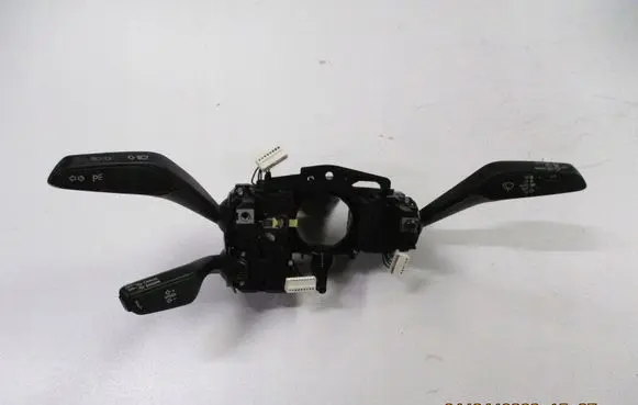 Audi A3 S3 A3 Sportback 8P Central console control unit 8V0953521HB