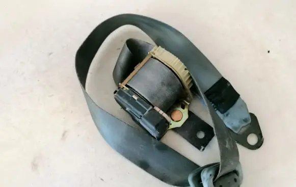 Renault Scenic I Front seatbelt 30001575